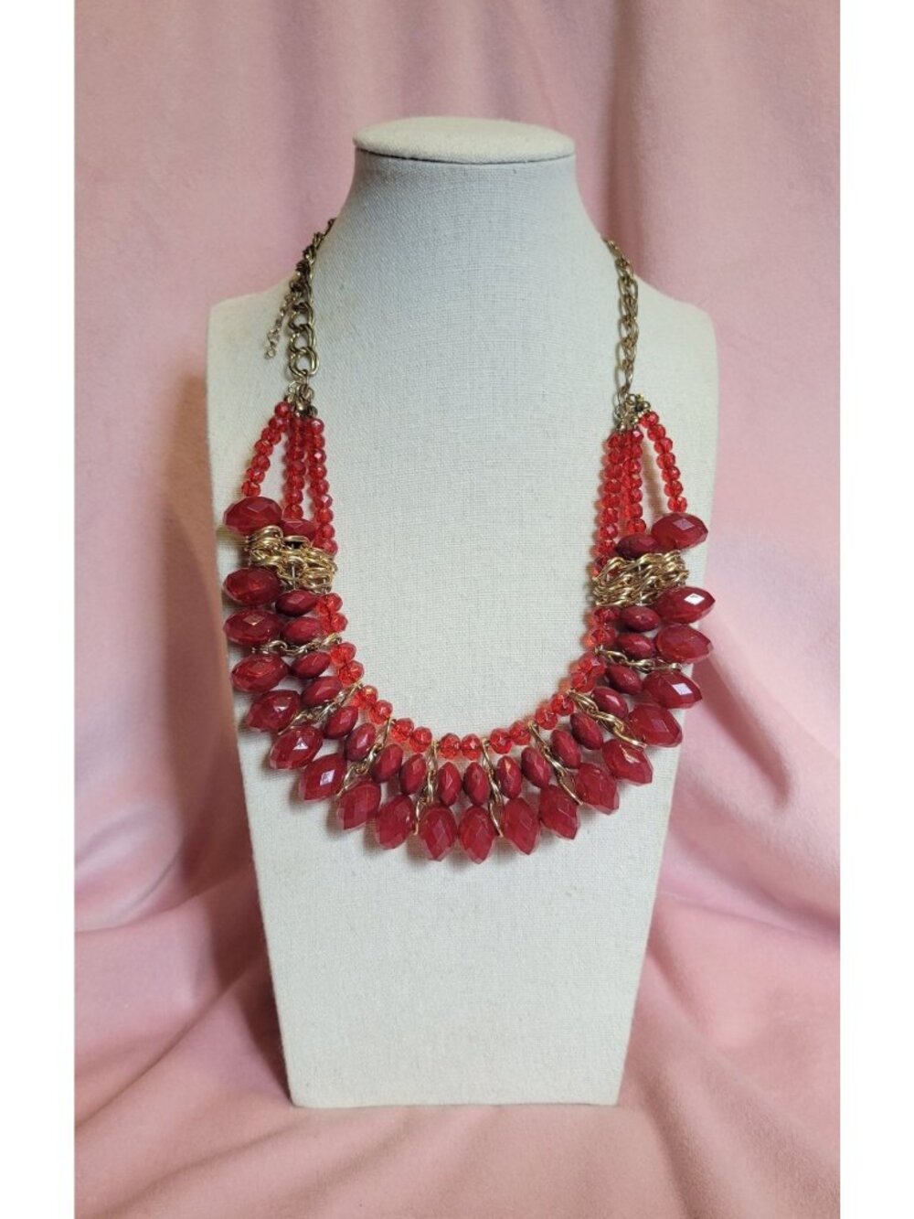 Deep Red Faceted Beaded Gold Tone Bib Style Costume Necklace N1G